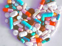 하트모양의 약품무더기